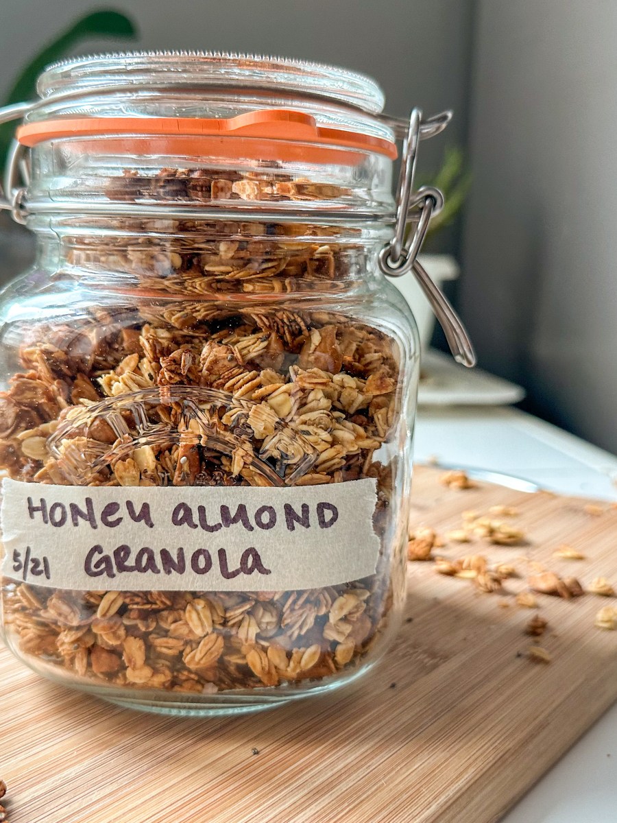Healthy Homemade Honey Almond&nbsp;Granola